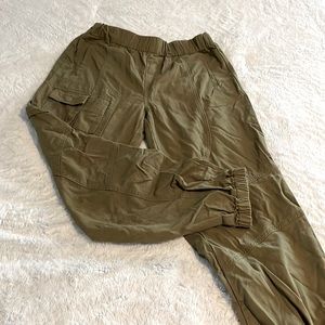 Forever 21 khaki utility joggers